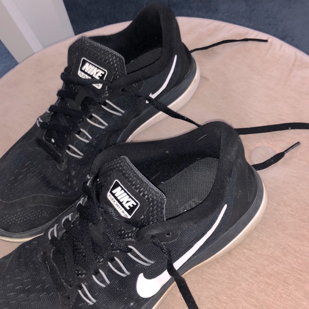 Nike Flex Run Sneakers